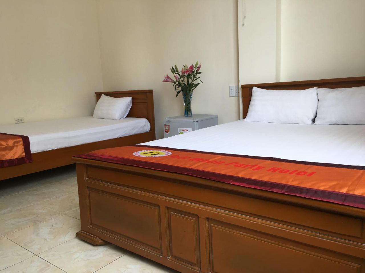Full Moon Party Hotel Хайфон Экстерьер фото