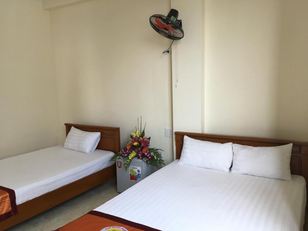 Full Moon Party Hotel Хайфон Экстерьер фото